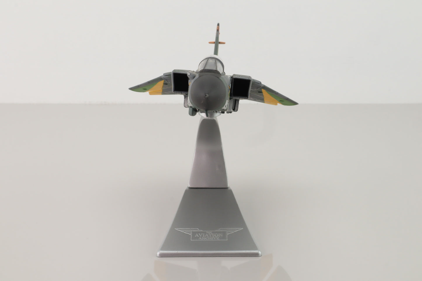 CORGI TORNADO GR.MK 1 RAF NO.27 SQUADRON ZA564 "SQUADRONS 75TH ANNIVERSARY" RAF MARHAM ENGLAND 1990