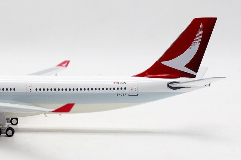 AVIATION 200 CATHAY DRAGON AIRBUS A330-343 REG: B-LBF