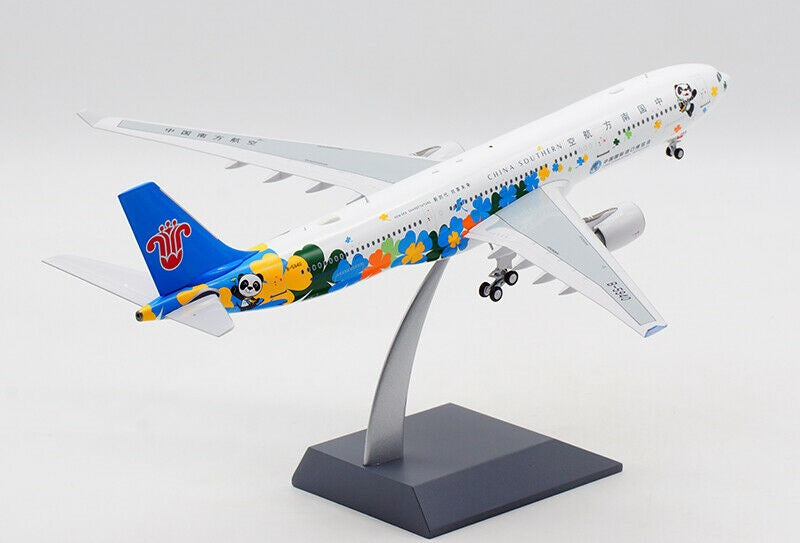 AVIATION 200 A330-300 CHINA SOUTHERN REG: B-5940