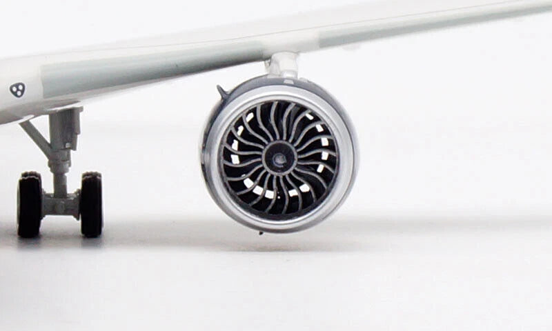 AVIATION 200 A350-900 STARLUX AIRLINES REG: B-58501