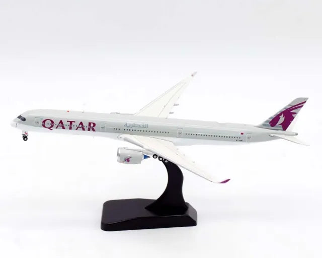 AVIATION 400 A350-1041 QATAR AIRWAYS REG: A7-ANP