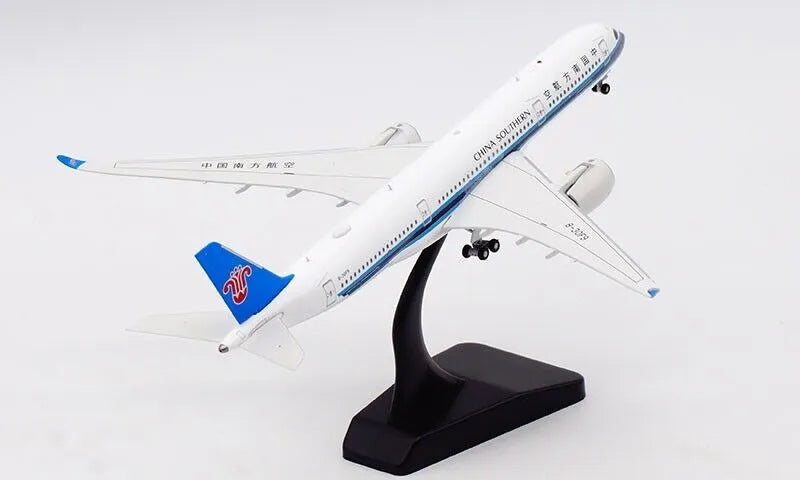 AVIATION 400 A350-941 CHINA SOUTHERN AIRLINES REG: B-30F9