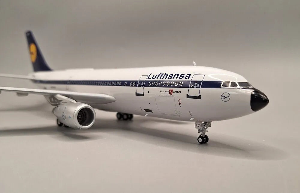 WB MODELS AIRBUS A330-300 LUFTHANSA REG: D-AIKI WITH STAND