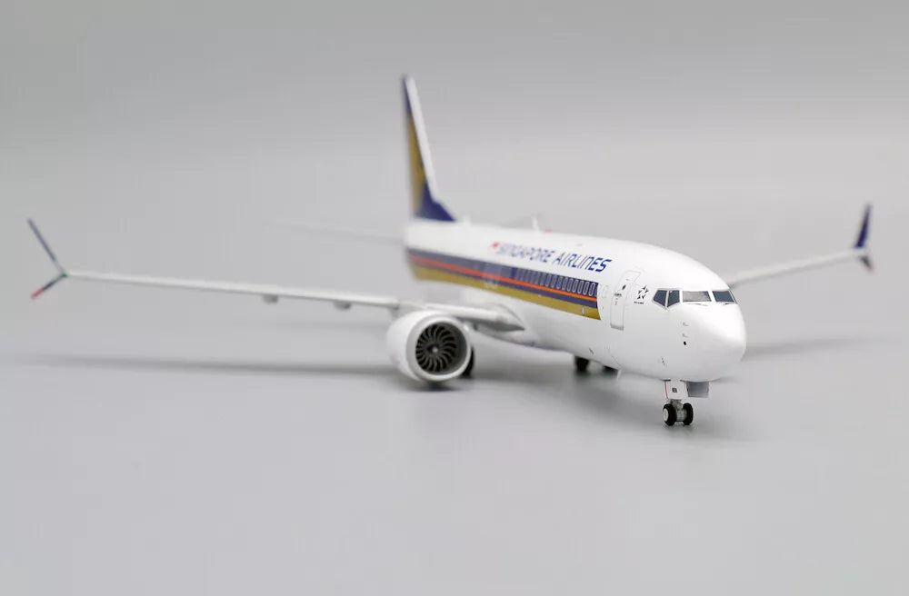 JC WINGS B737-8 MAX SINGAPORE AIRLINES REG: 9V-MBN
