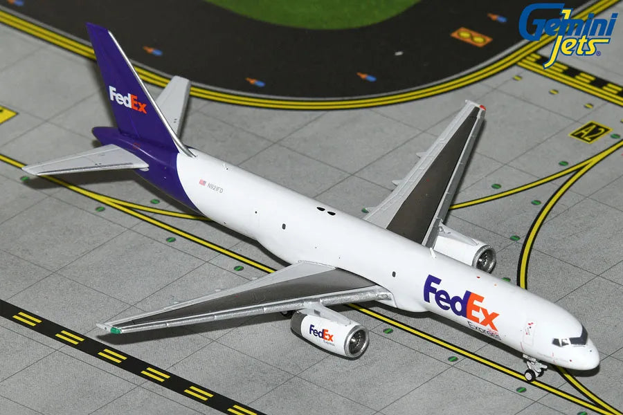 GEMINI JETS B757-200SF FEDEX EXPRESS REG: N921FD