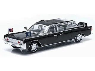 GREENLIGHT 1961 LINCOLN CONTINENTAL SS-100-X JOHN F.KENNEDY