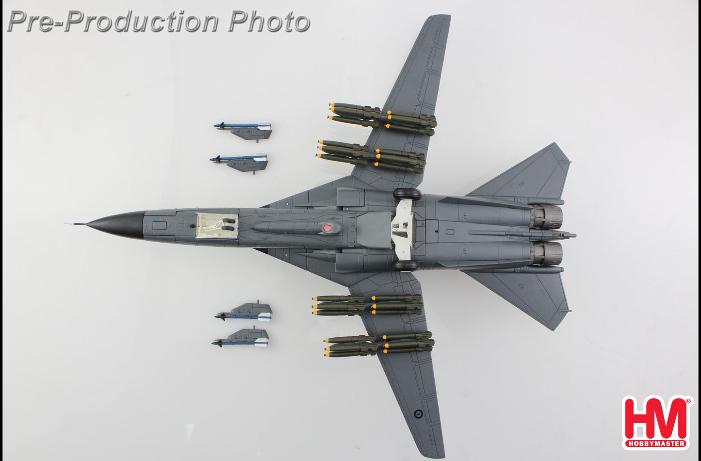 HOBBY MASTER F-111C AARDVARK RAAF NO.1 SQN "FAREWELL SCHEME" A8-129 DECEMBER 2010