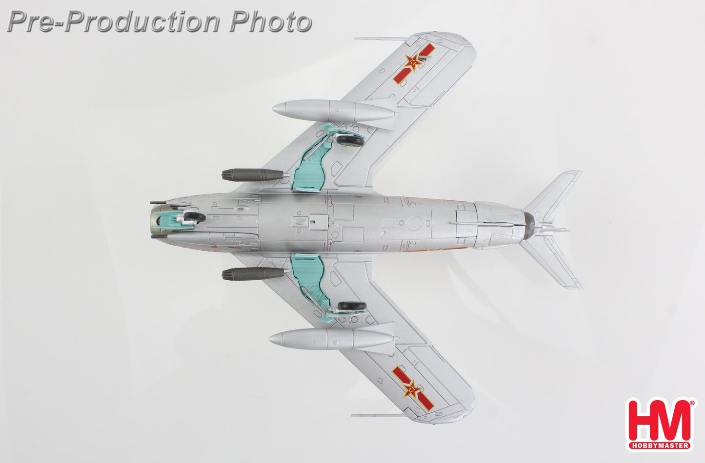HOBBY MASTER J-5 (MIG-17F) PLAAF 30474 (W/ UB-16-57)
