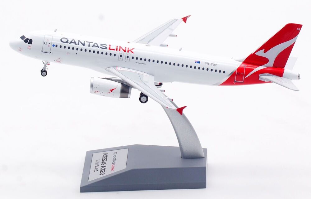 INFLIGHT 200 A320-232 QANTASLINK REG: VH-VQR