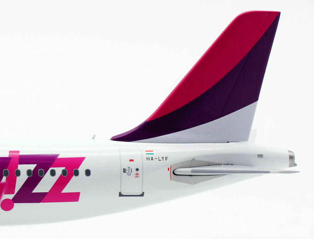 INFLIGHT 200 A320-232 WIZZ AIR REG: HA-LYF