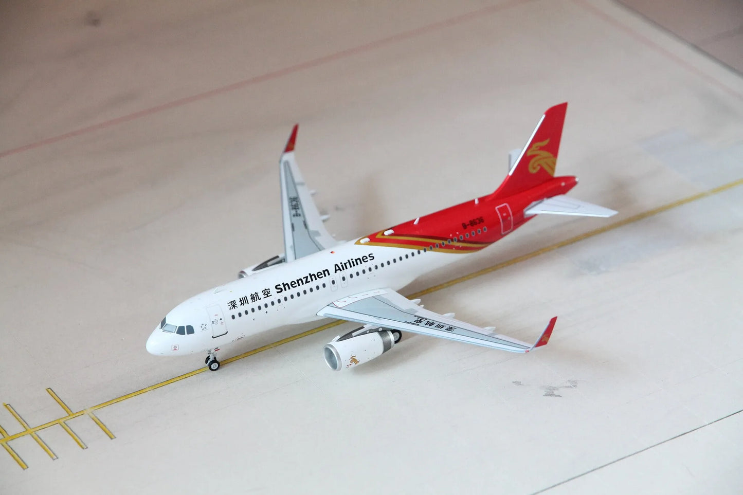 INFLIGHT 200 A320-200 SHENZHEN AIRLINES REG: B-8636