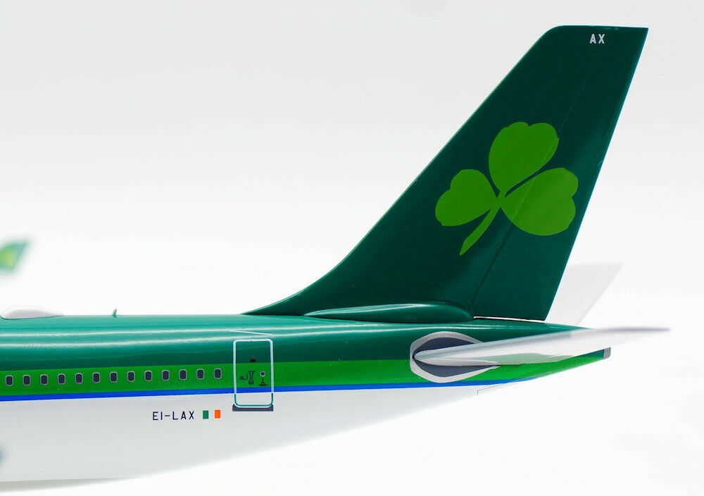 INFLIGHT 200 AER LINGUS A330-202 REG: EI-LAX