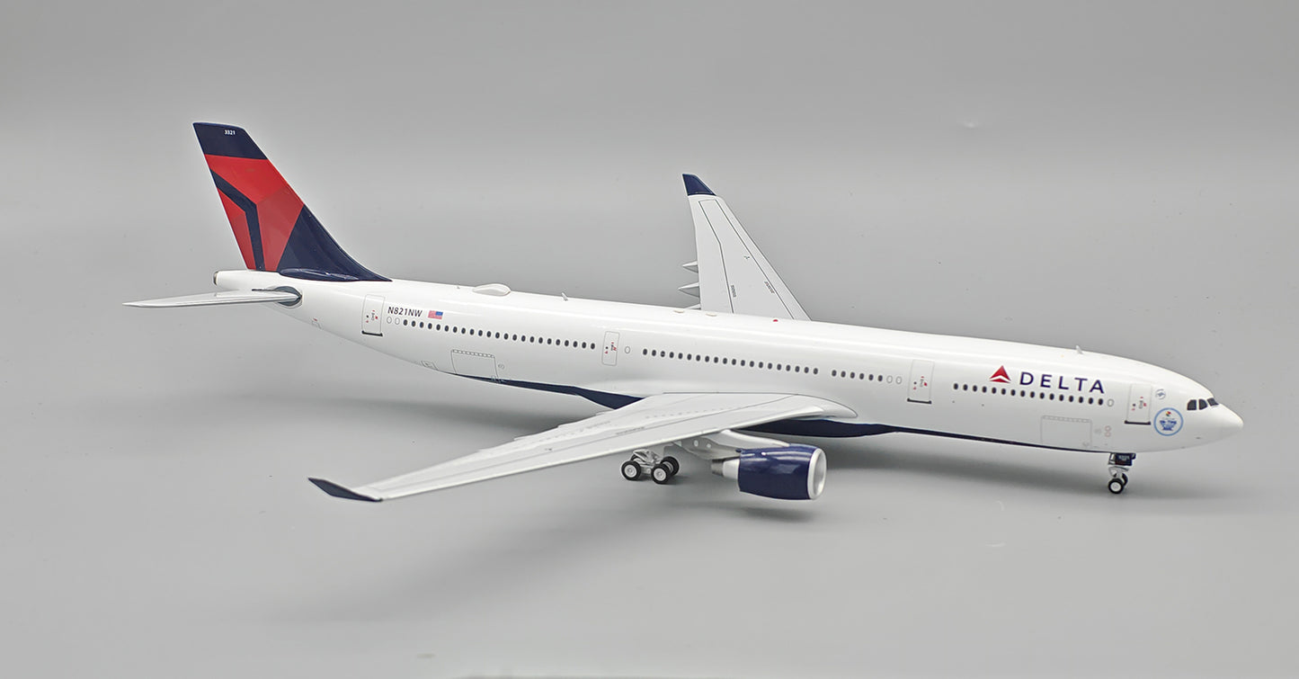 INFLIGHT 200 A330-323 DELTA AIR LINES REG: N821NW