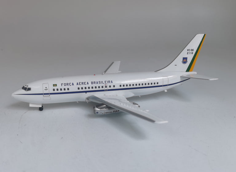 INFLIGHT 200 B737-200 2116 BRAZILIAN AIR FORCE WITH STAND