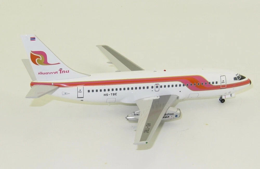 INFLIGHT 200 B737-200 THAI AIRWAYS INTERNATIONAL REG: HS-TBC