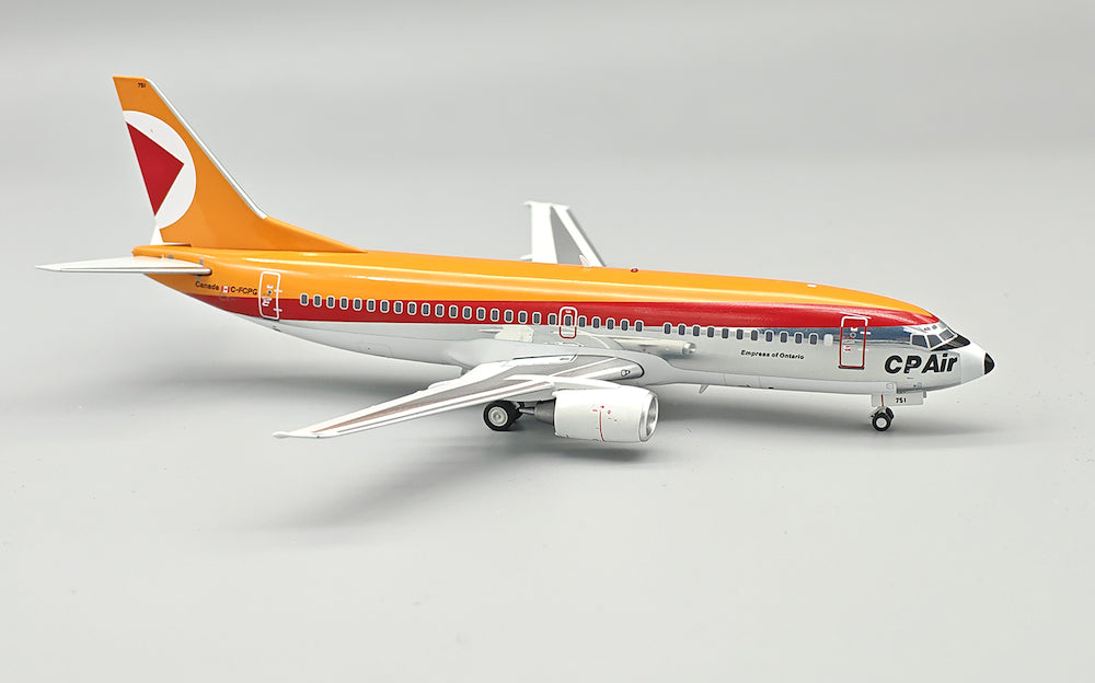 INFLIGHT 200 B737-317 CP AIR REG: C-FCPG