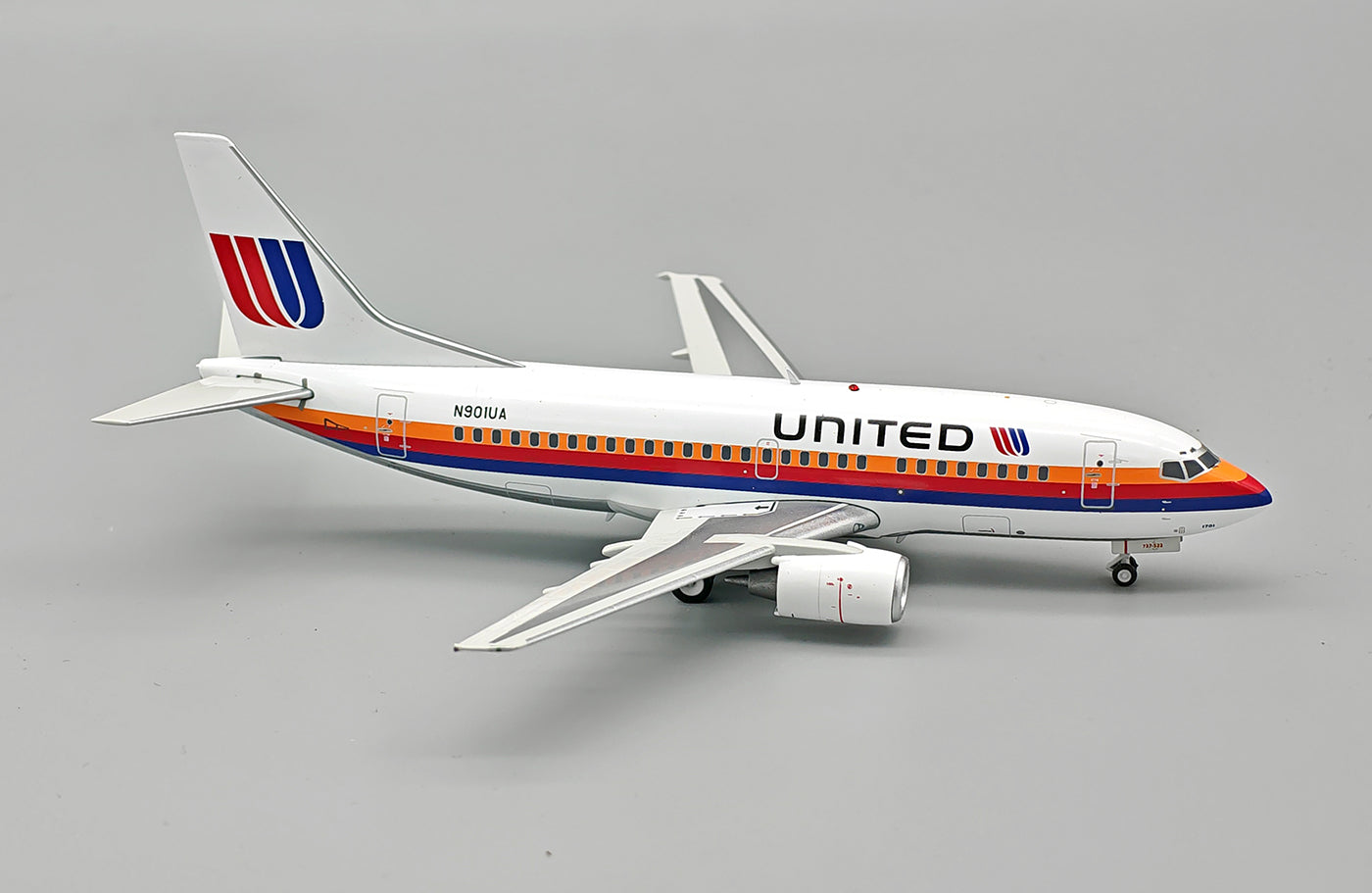INFLIGHT 200 B737-522 UNITED AIRLINES REG: N901UA