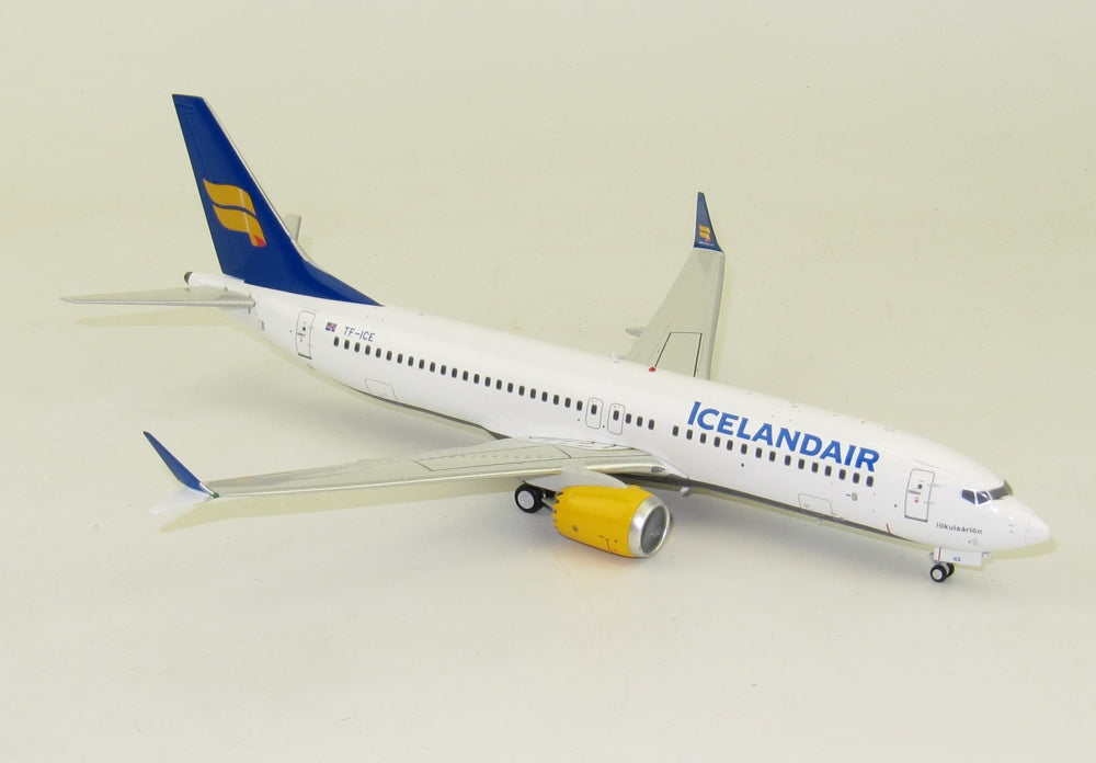 INFLIGHT 200 B737-8 MAX ICELANDAIR REG: TF-ICE