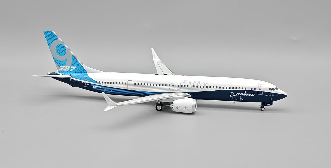INFLIGHT 200 B737-9 MAX HOUSE REG: N7379E