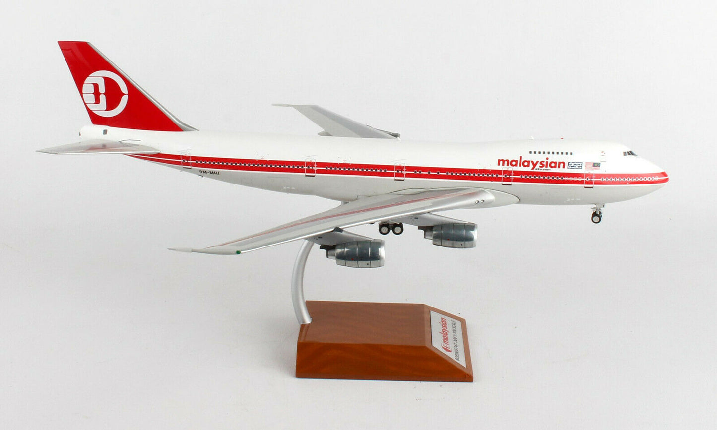 INFLIGHT 200 B747-200 MALAYSIAN AIRWAYS REG: 9M-MHI
