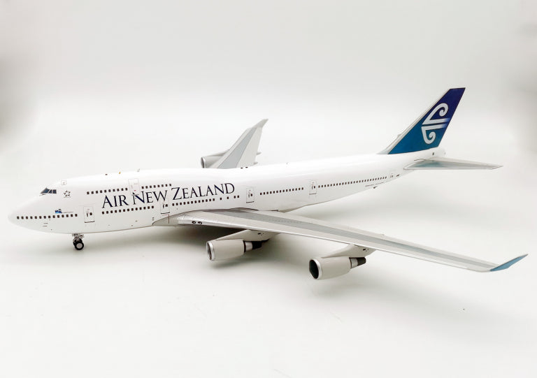 INFLIGHT 200 B747 AIR NEW ZEALAND REG: ZK-NBV + COIN