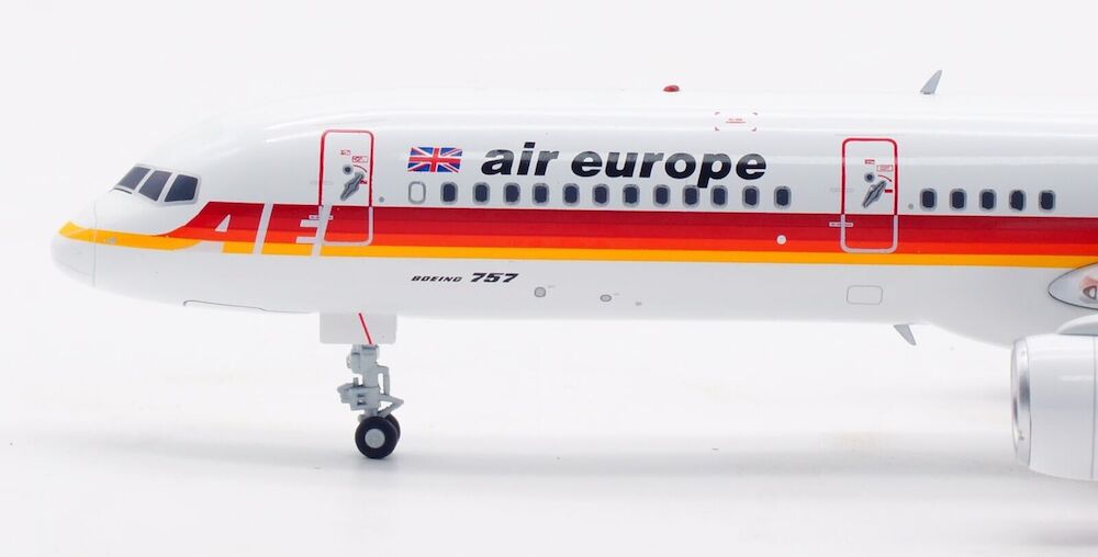 INFLIGHT 200 B757-236 AIR EUROPE REG: G-BNSD
