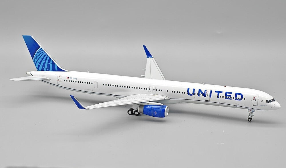 INFLIGHT 200 B757-324 UNITED AIRLINES REG: N57855
