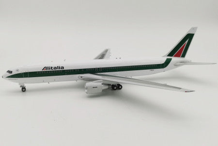 INFLIGHT 200 BOEING 767 ALITALIA REG: I-DEIG
