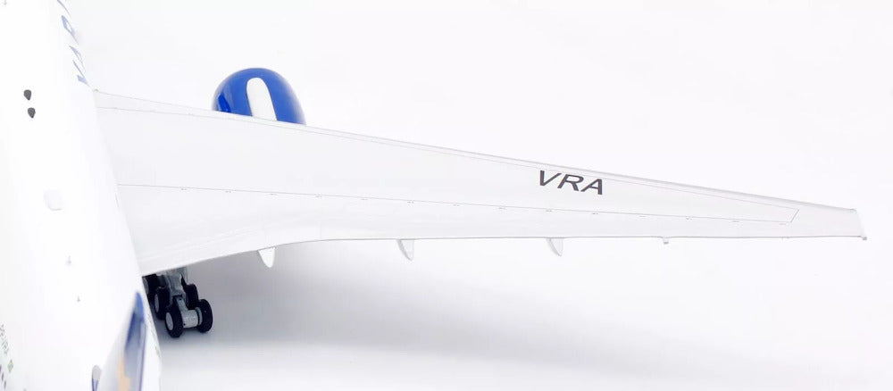 INFLIGHT 200 B777-2Q8/ER VARIG REG: PP-VRA