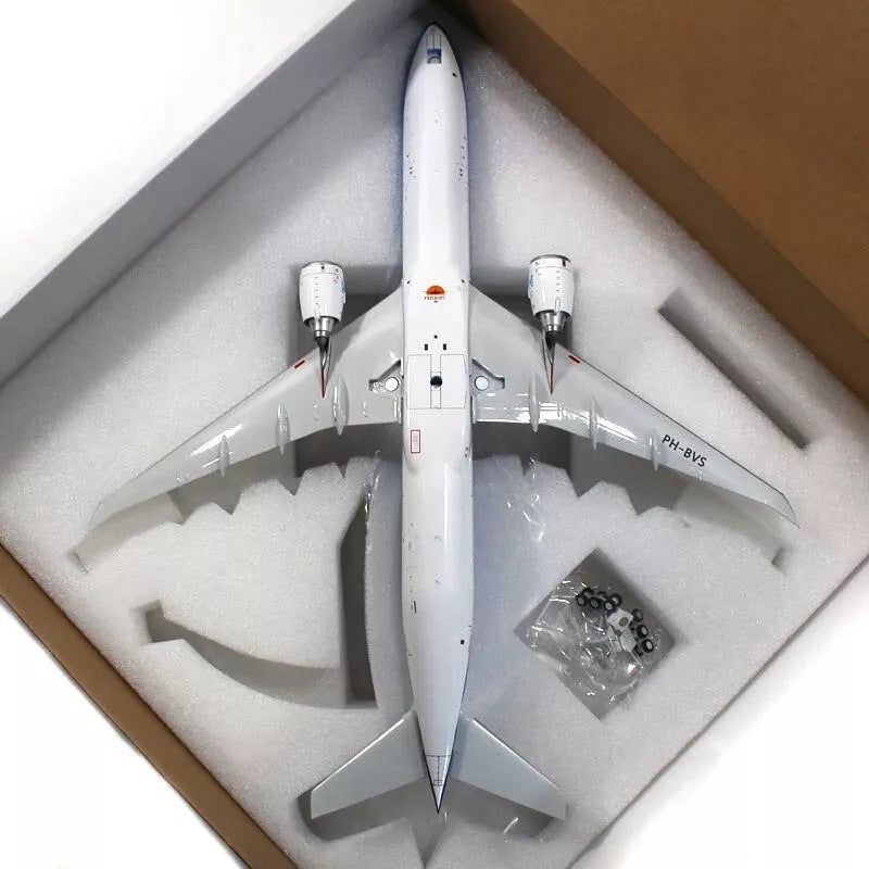 INFLIGHT 200 B777-306/ER ROYAL DUTCH AIRLINES (KLM) REG: PH-BVS