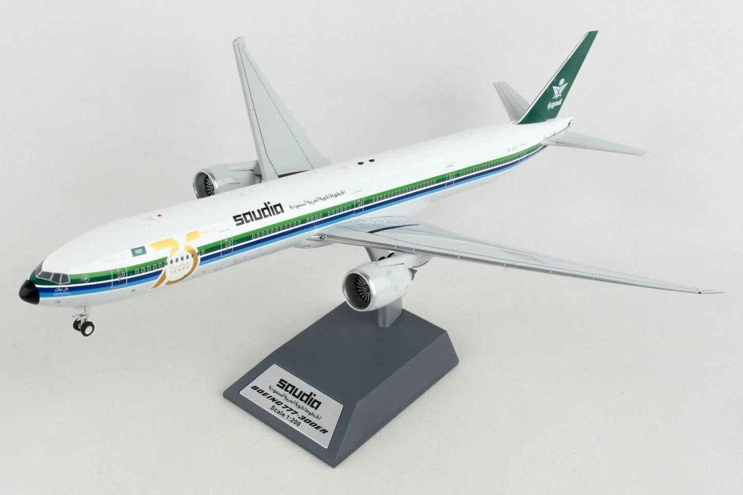 INFLIGHT 200 B777 SAUDI ARABIAN AIRLINES REG: HZ-AK28