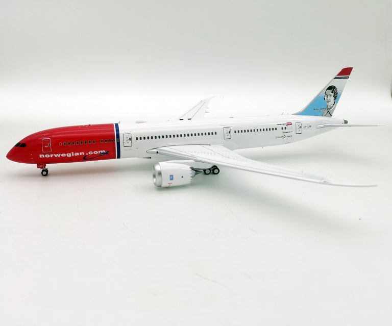 INFLIGHT 200 B787-9 NORWEGIAN AIR SHUTTLE REG: LN-LNP WITH STAND