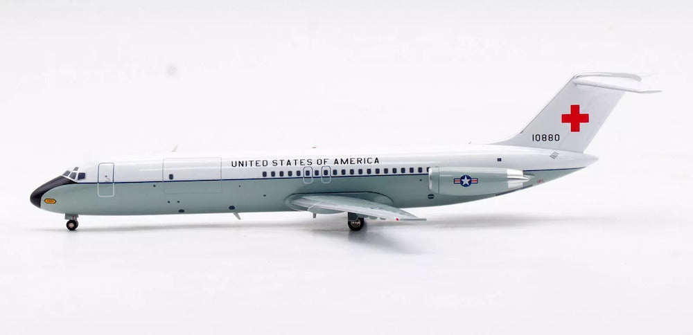 INFLIGHT 200 C-9A US AIR FORCE NIGHTINGALE REG: 71-0880