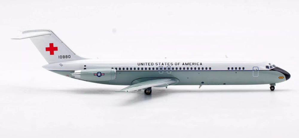 INFLIGHT 200 C-9A US AIR FORCE NIGHTINGALE REG: 71-0880