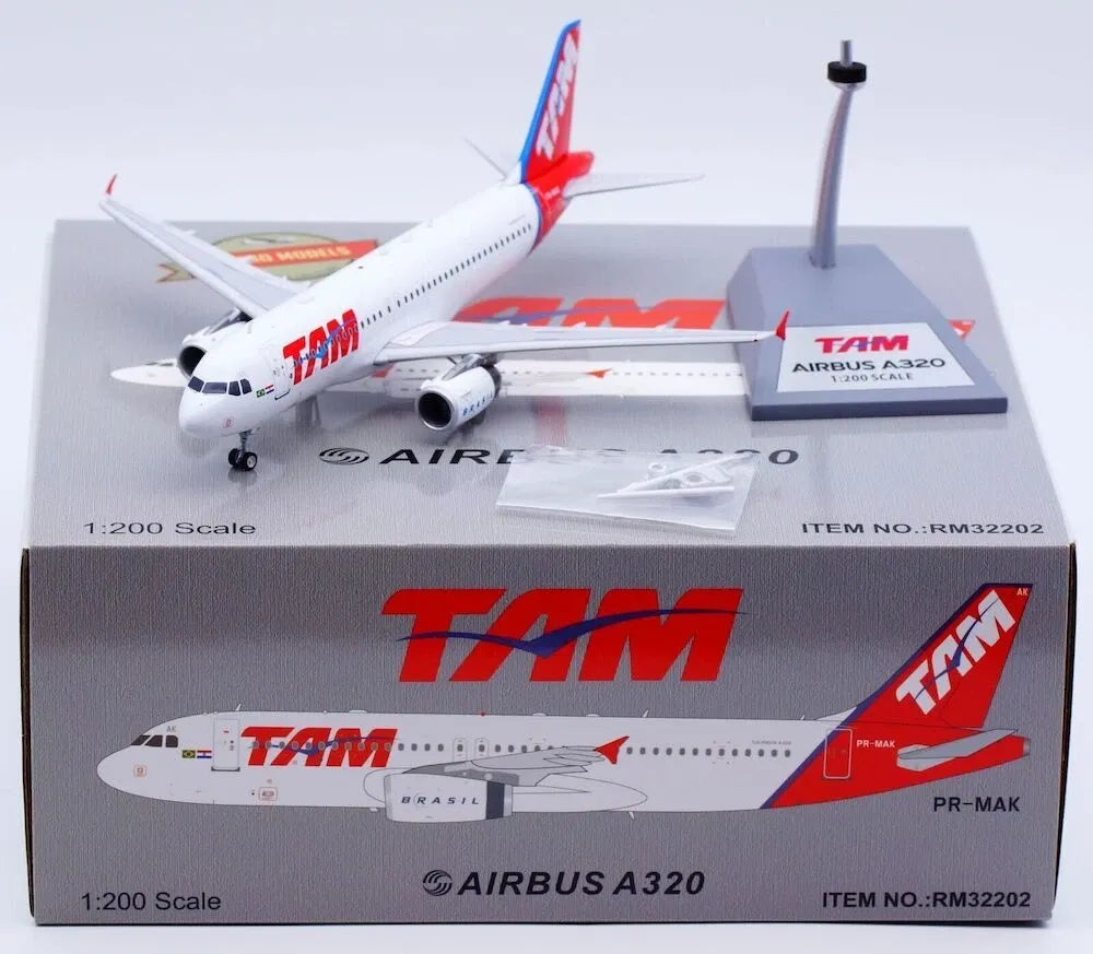 RETRO MODELS A320-232 TAM REG: PR-MAK
