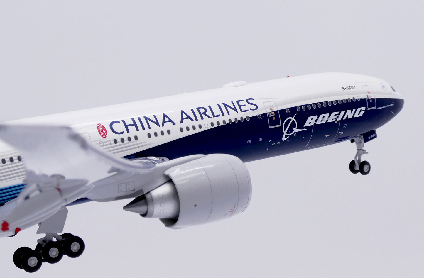 JCWINGS B777-300ER DREAMLINER CHINA AIRLINES (FLAPS DOWN) REG: B-18007