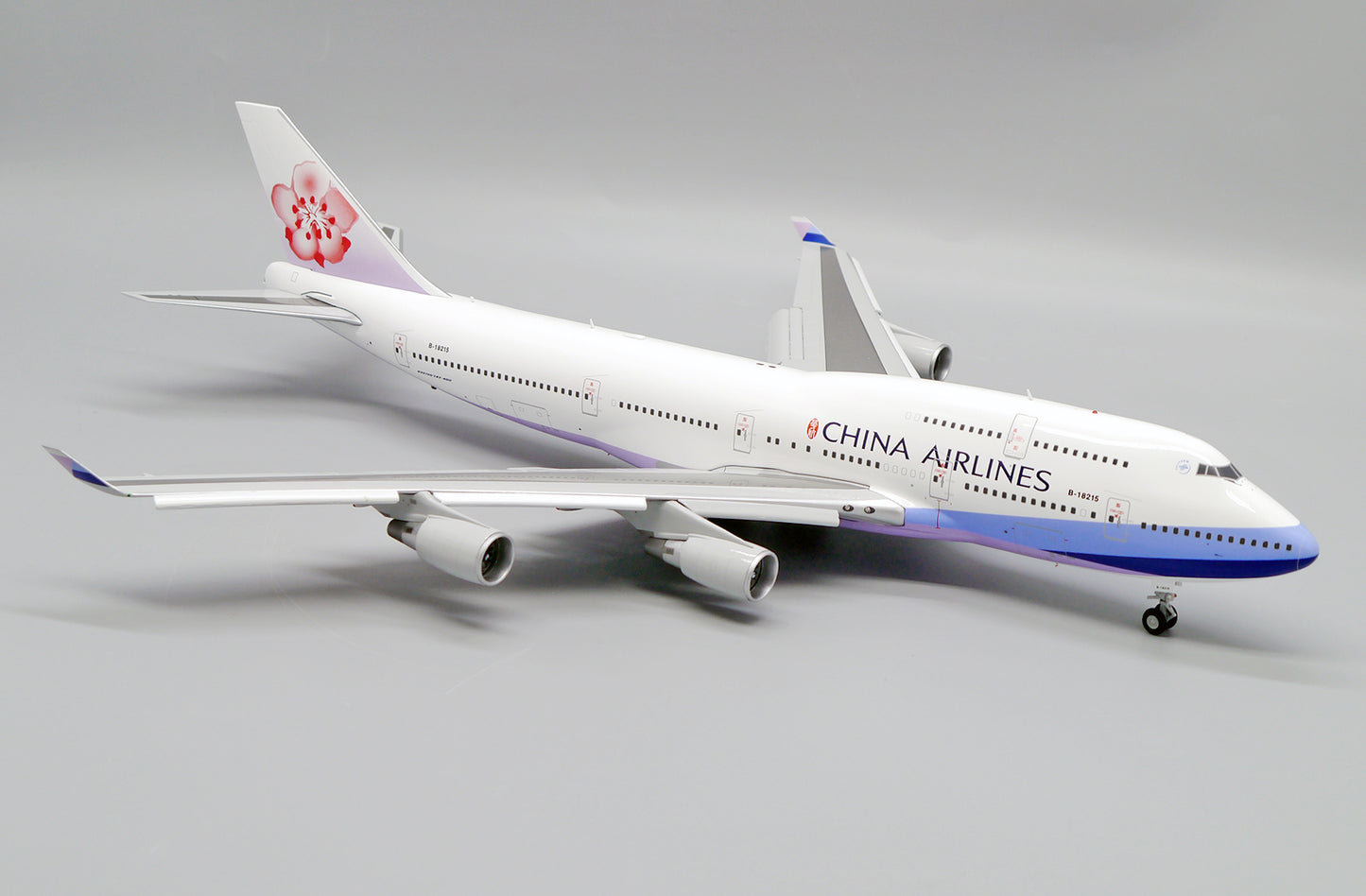 JC WINGS B747-400 CHINA AIRLINES (FLAPS DOWN) REG: B-18215