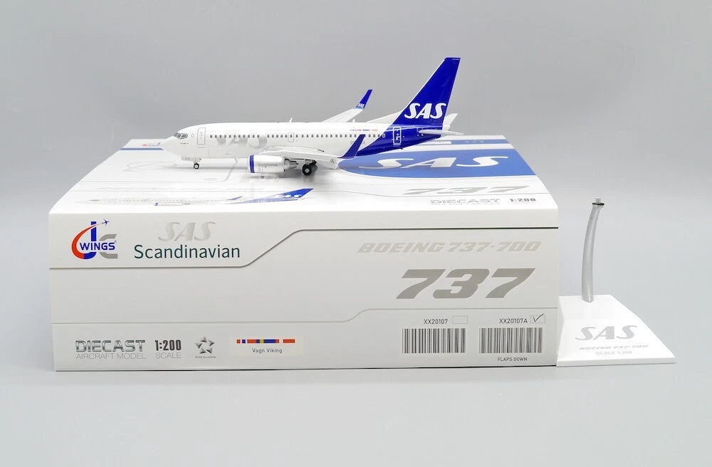 JC WINGS B737-700 SCANDINAVIAN AIRLINES (FLAP DOWN) REG: SE-RJX