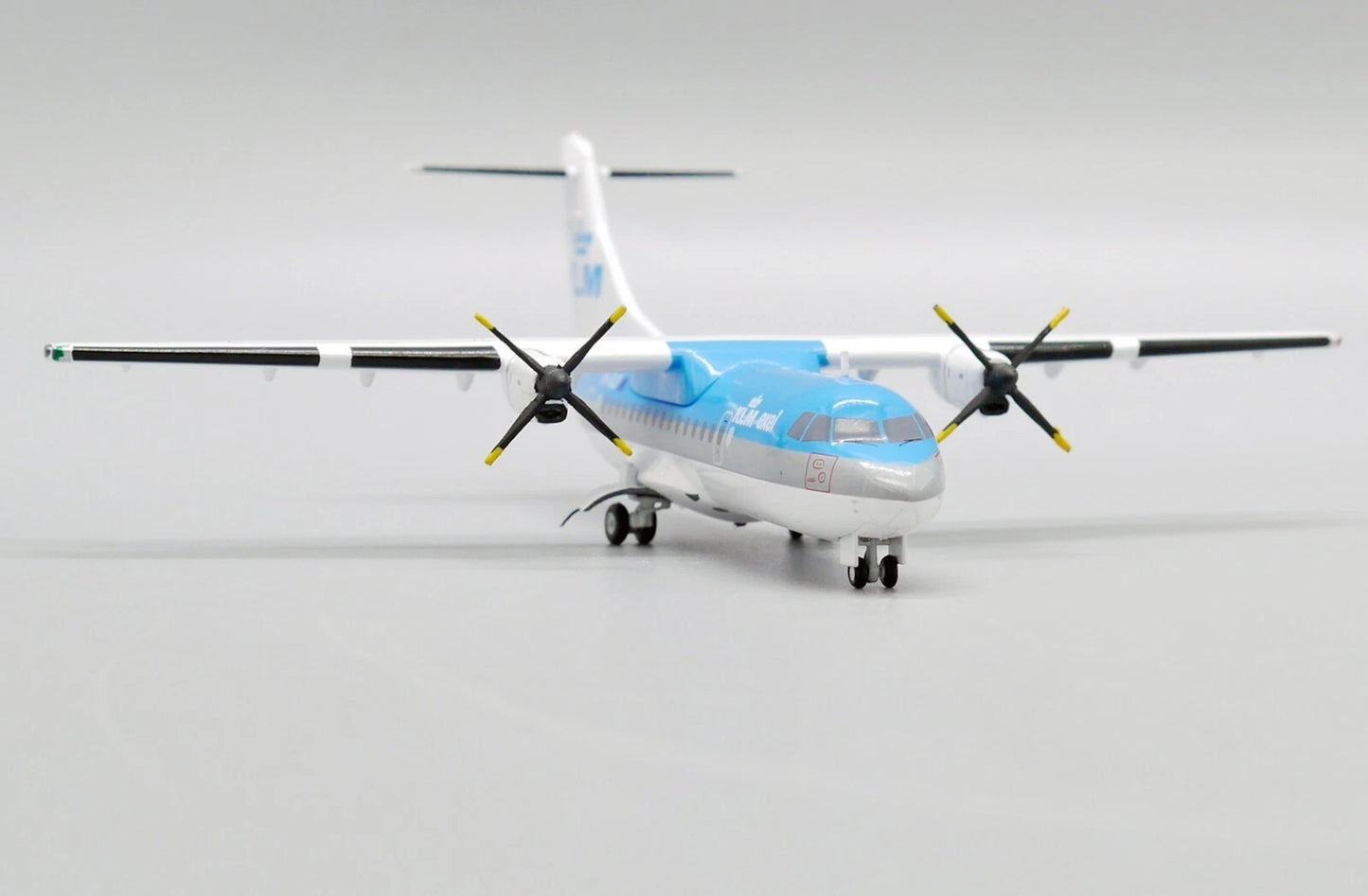 JC WINGS ATR42-300 KLM EXEL REG: PH-XLD