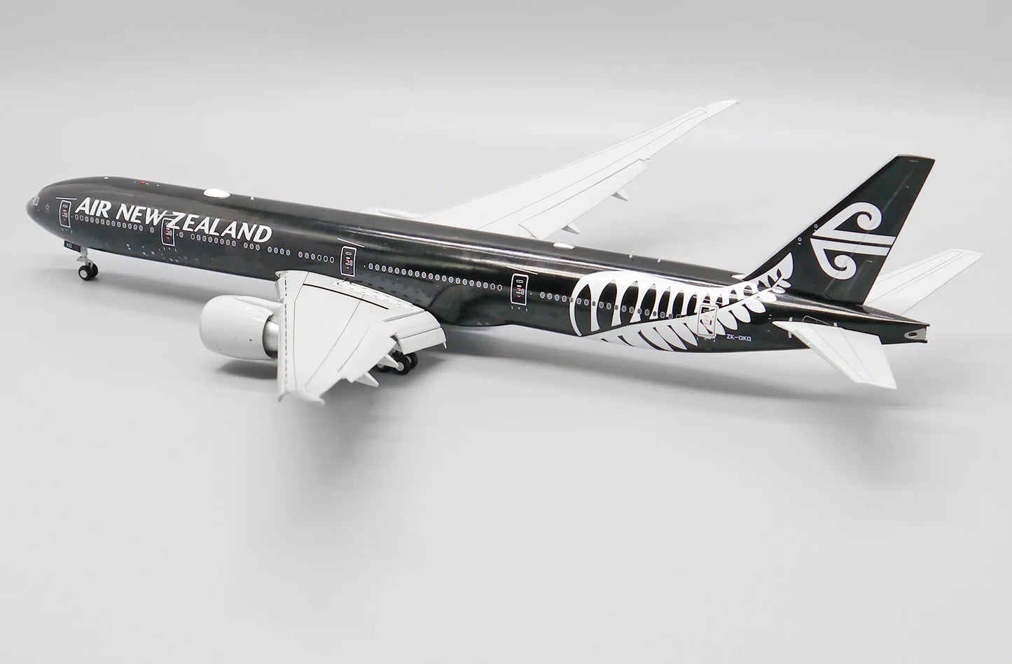 JC WINGS B777-300ER AIR NEW ZEALAND "ALL BLACKS" REG: ZK-OKQ