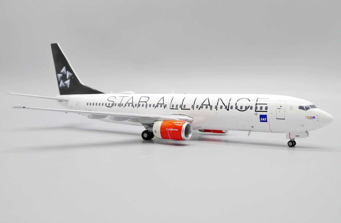 JC WINGS B737-800 SCANDINAVIAN AIRLINES (SAS) "STAR ALLIANCE" REG: LN-RRW