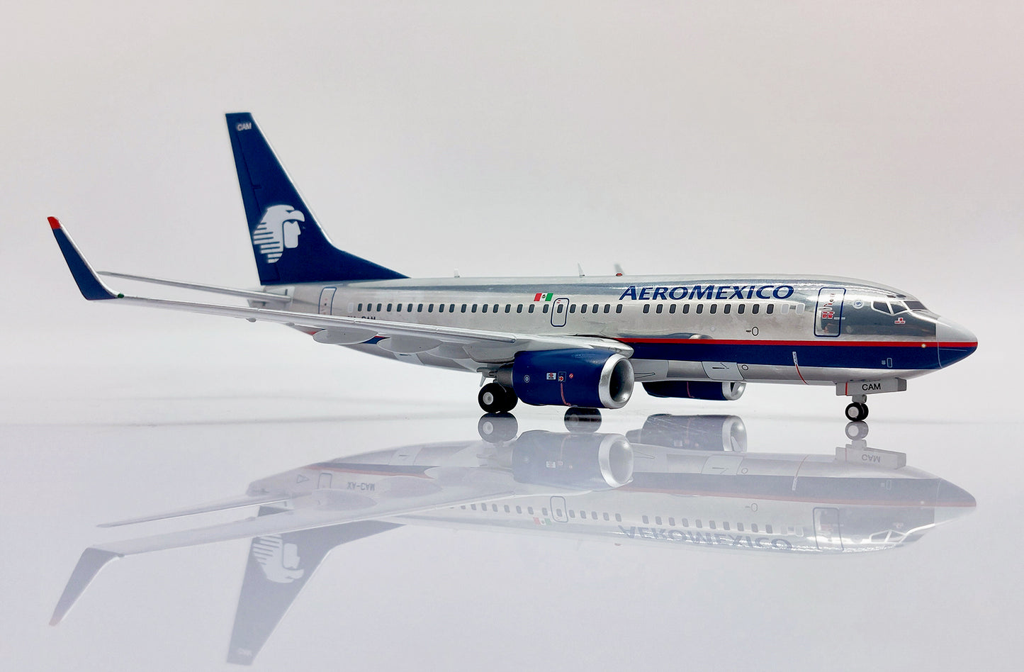 JC WINGS B737-700 AEROMEXICO (POLISHED) REG: XA-CAM