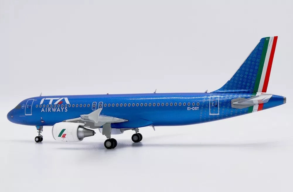 JC WINGS A320 ITA AIRWAYS REG: EI-DSY