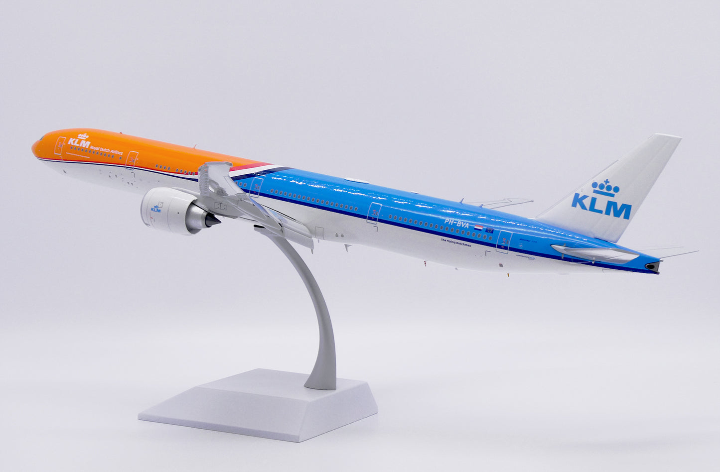 JC WINGS B777-300ER ROYAL DUTCH AIRLINES (KLM) "ORANGE PRIDE" (FLAPS DOWN) REG: PH-BVA