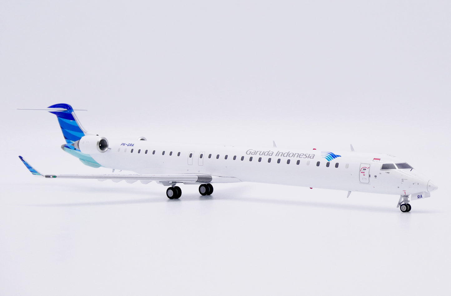 JC WINGS CRJ-1000ER GARUDA INDONESIA REG: PK-GRA