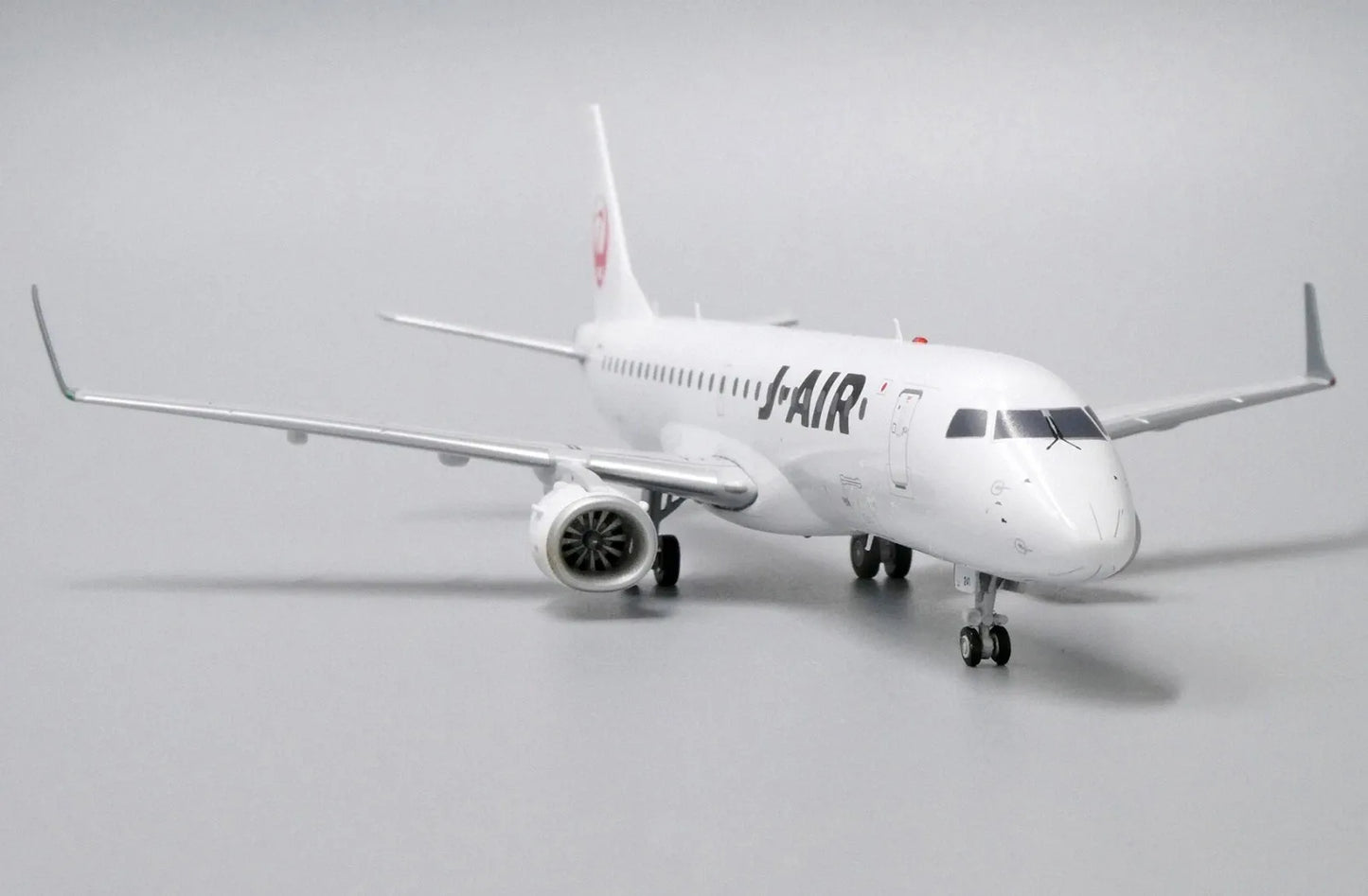 JC WINGS ERJ-190STD J-AIR REG: JA241J