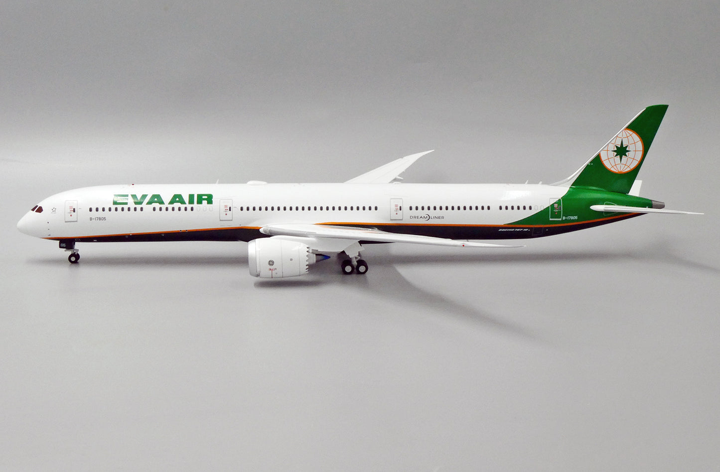 JCWINGS BOEING 787-10 EVA AIR REG: B-17805