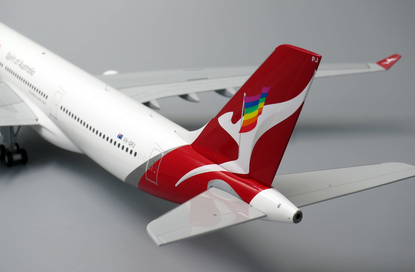 JC WINGS A330-300 QANTAS "RAINBOW ROO" REG: VH-QPJ
