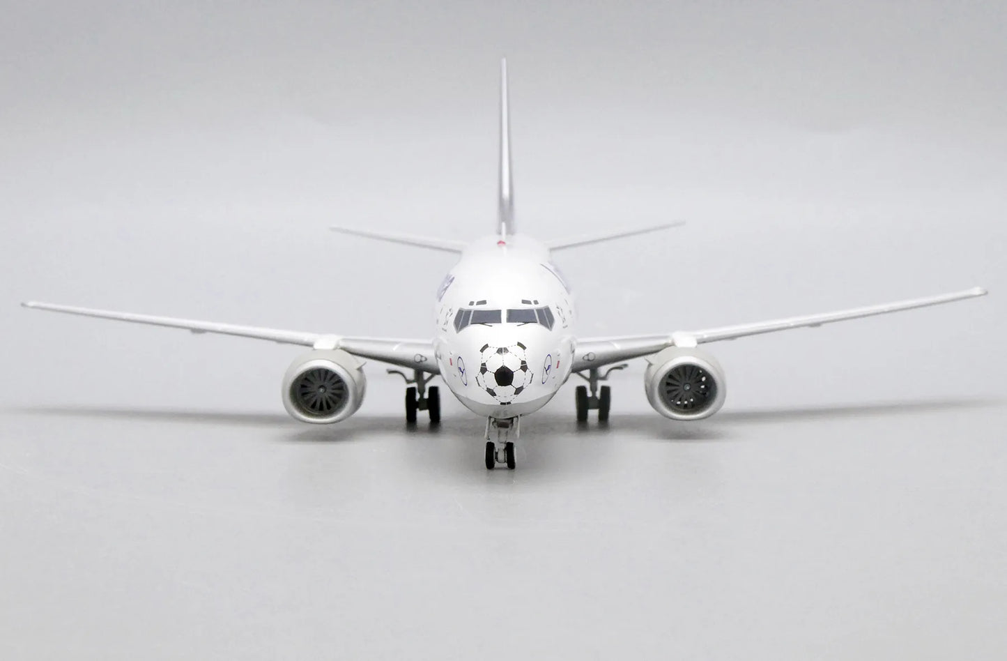 JC WINGS B737-500 LUFTHANSA "FOOTBALL NOSE" REG: D-ABIN