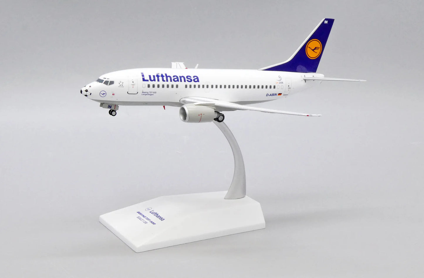 JC WINGS B737-500 LUFTHANSA "FOOTBALL NOSE" REG: D-ABIN